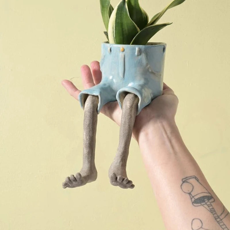 Leggy Resin Sitting Planter – Cute Cantilevered Flowerpot for Plant Lovers