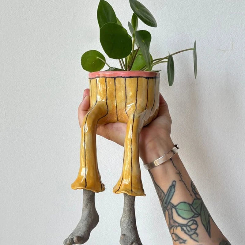 Leggy Resin Sitting Planter – Cute Cantilevered Flowerpot for Plant Lovers