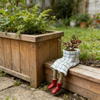 Leggy Resin Sitting Planter – Cute Cantilevered Flowerpot for Plant Lovers