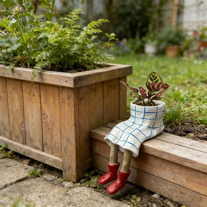 Leggy Resin Sitting Planter – Cute Cantilevered Flowerpot for Plant Lovers