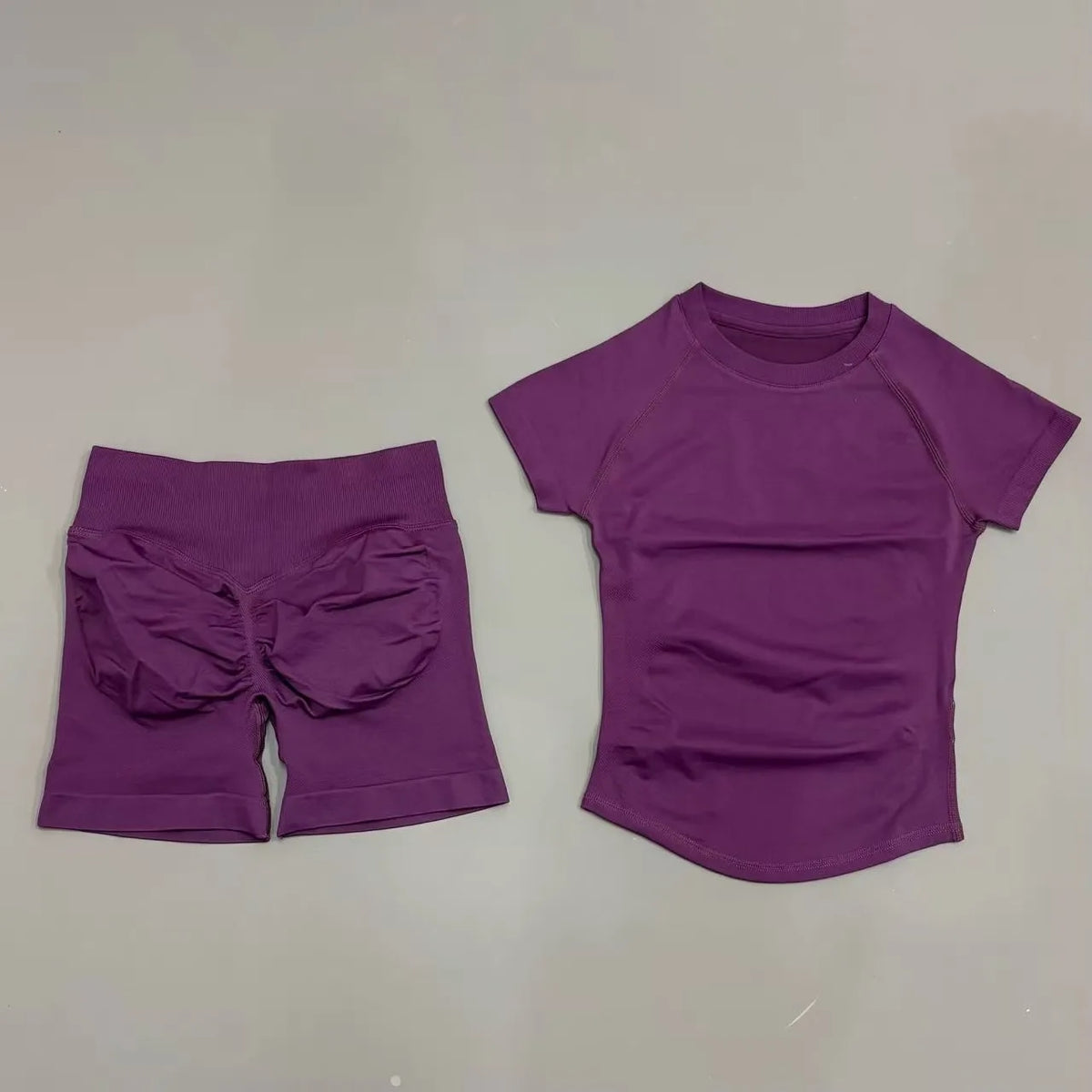 Histello 2-Piece Seamless Yoga Set – Short Sleeve & Shorts
