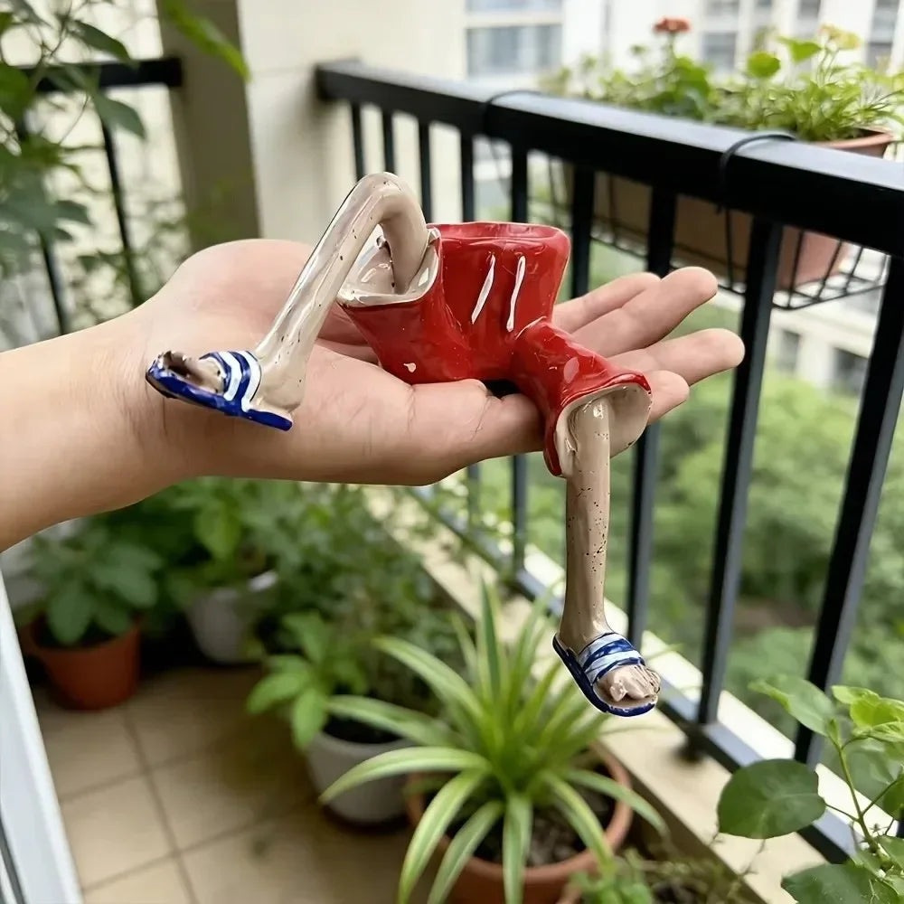 Leggy Resin Sitting Planter – Cute Cantilevered Flowerpot for Plant Lovers