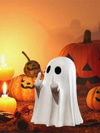Middle Finger Ghost Statue — 7.5cm Spooky Halloween Desk Decoration & Novelty Gift